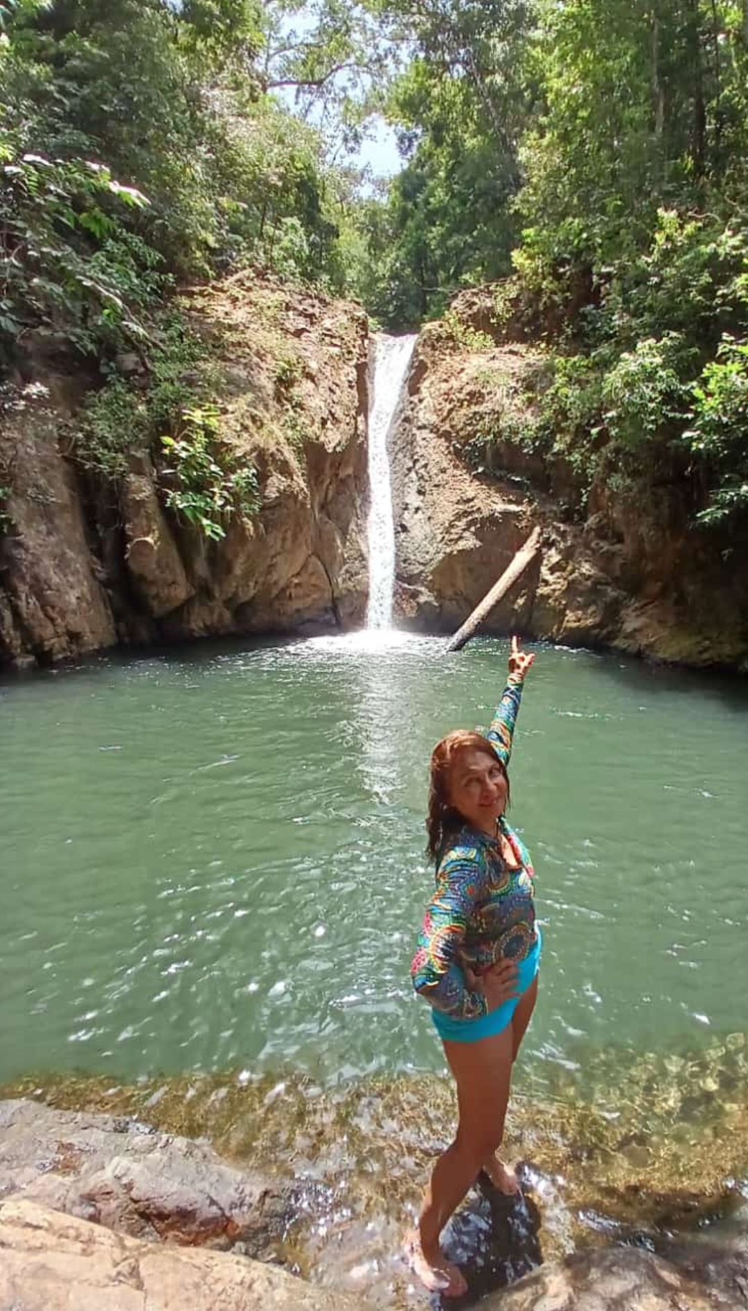 Cascada en Cerro Azul ideal para nadar